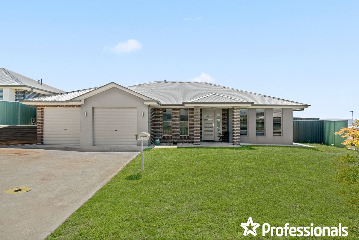 4 bedrooms House in 1 Knight Place LLANARTH NSW, 2795