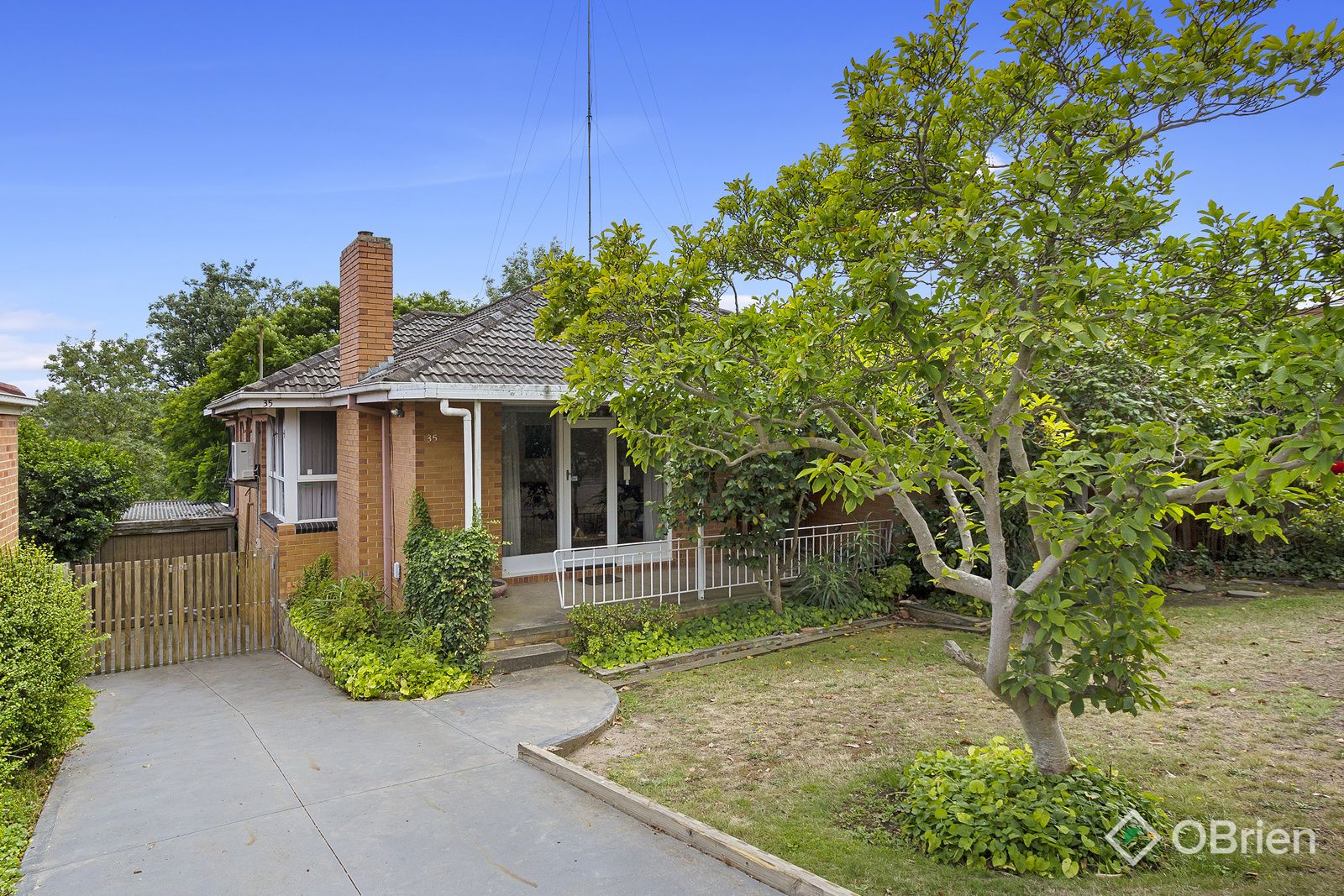 3 bedrooms House in 35 Robinson Grove BULLEEN VIC, 3105