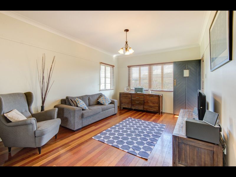 103 Manly Rd, Manly West QLD 4179, Image 2