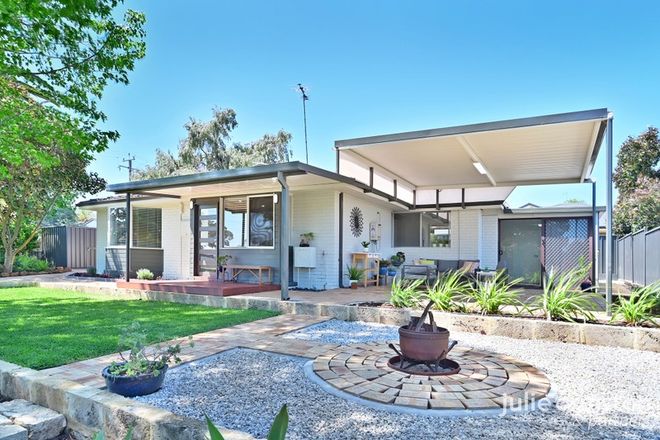 Picture of 2 Downing Crescent, WANNEROO WA 6065