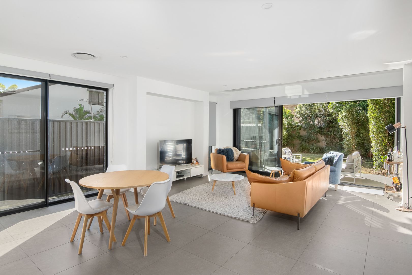 2/5 Gardenia Grove, Burleigh Heads QLD 4220, Image 2