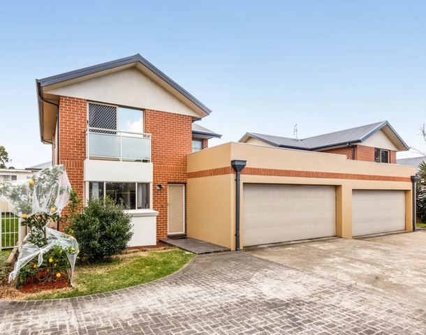 2/35 Russell Street, Balgownie NSW 2519