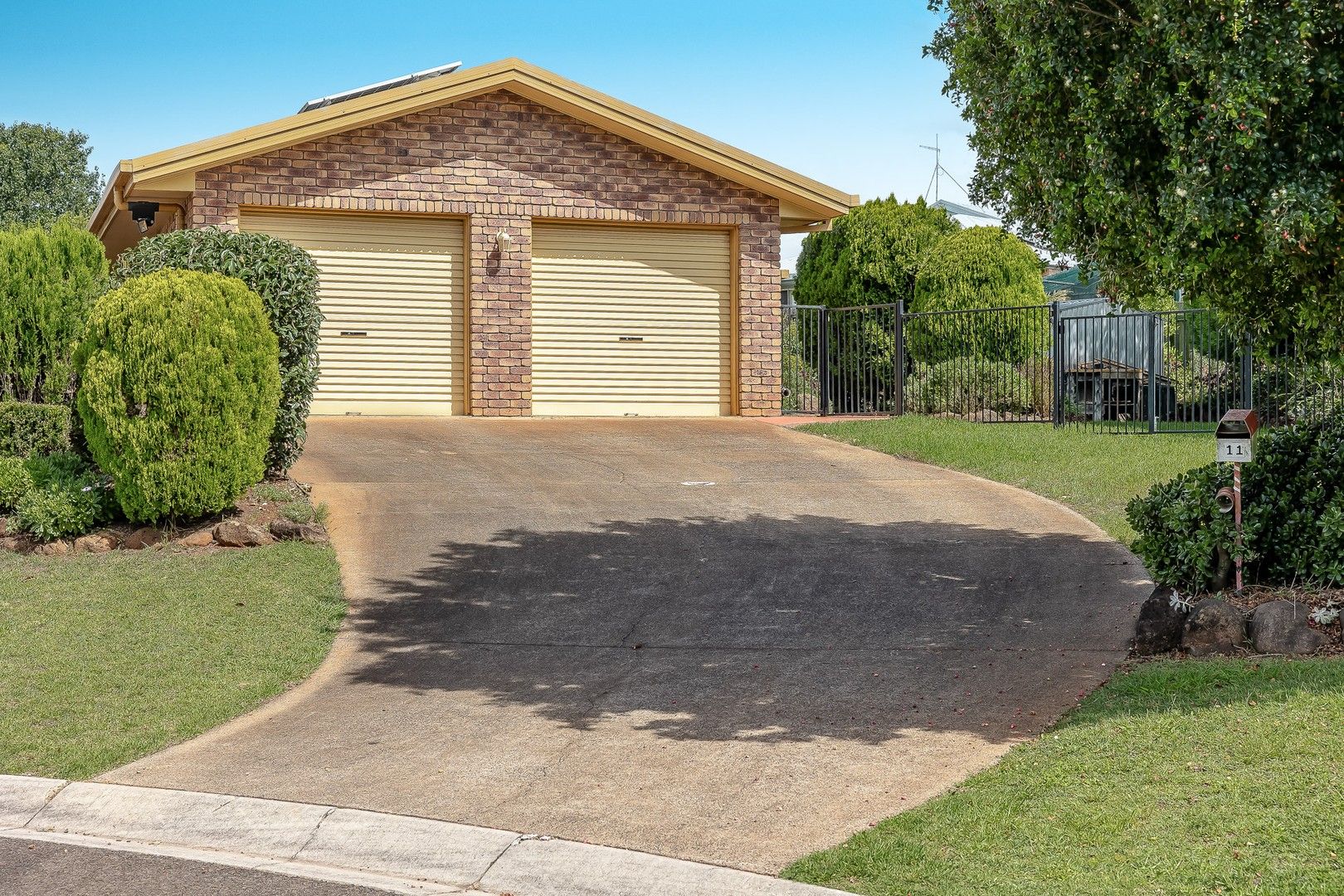 11 Neville Court, Centenary Heights QLD 4350, Image 0