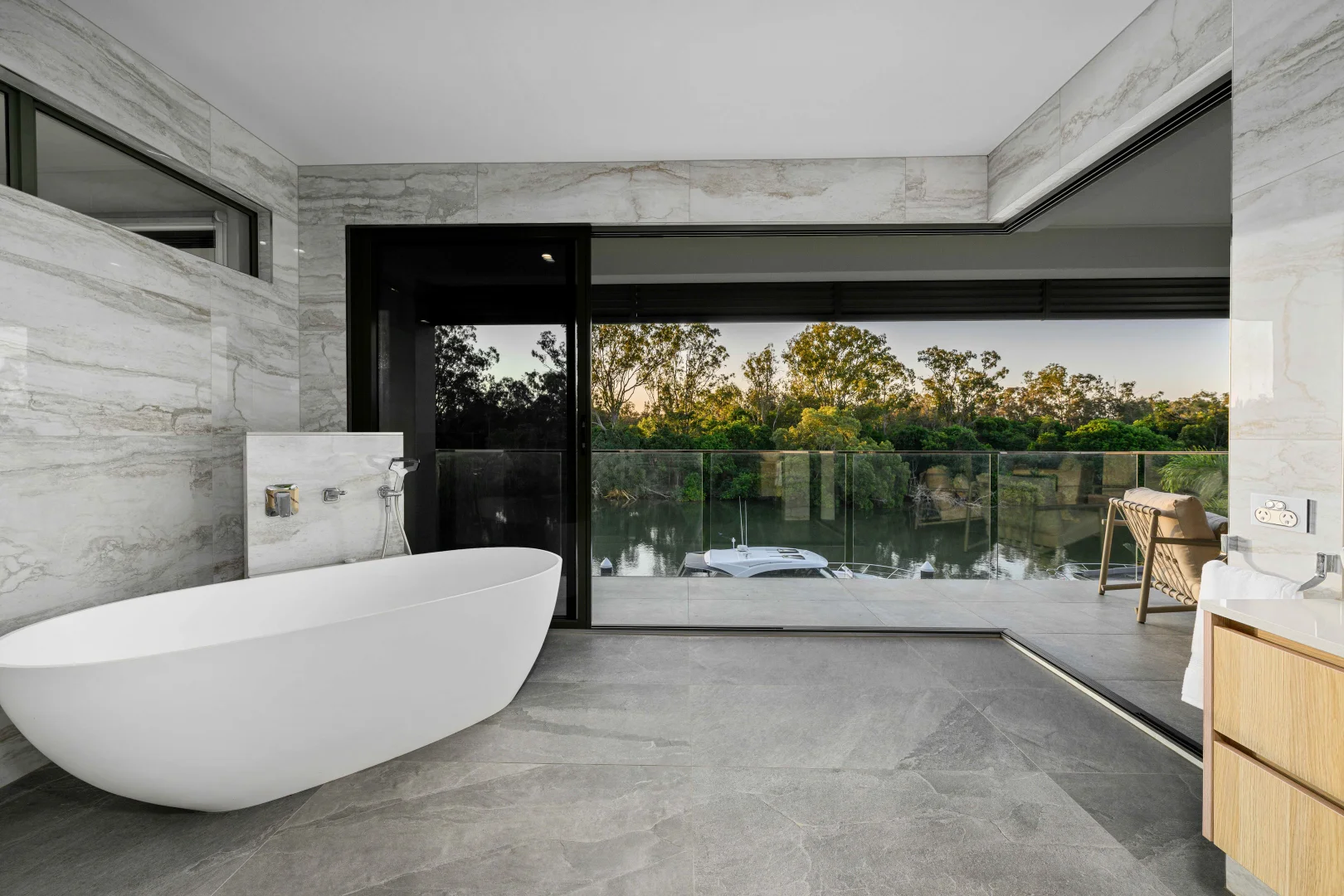 Additional image 52 of 2515 Cressbrook Drive, Hope Island QLD 4212