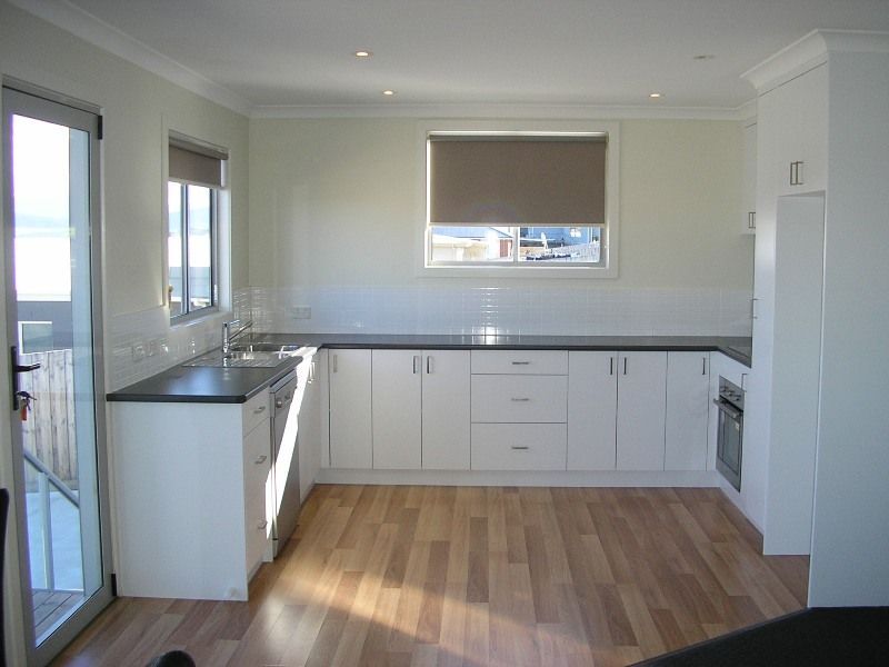 Unit 2-33 Pennington Drive, SORELL TAS 7172, Image 2