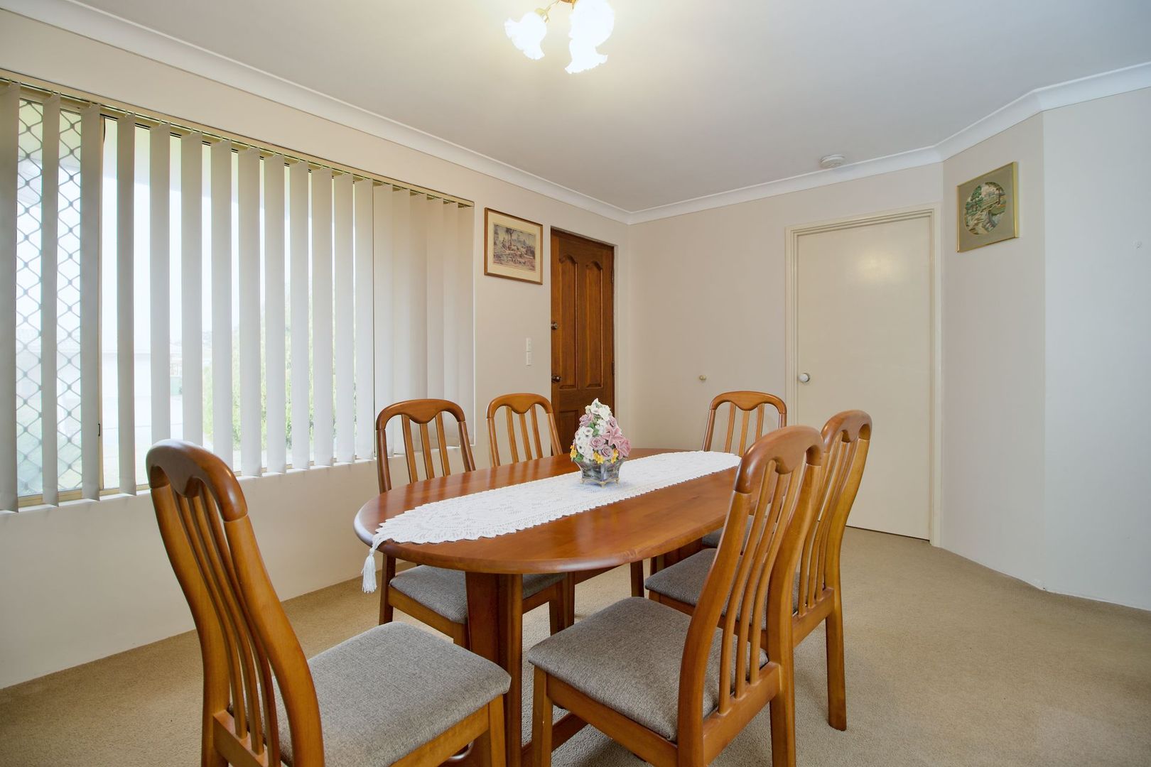 8 Maitland Close, Cooloongup WA 6168, Image 2