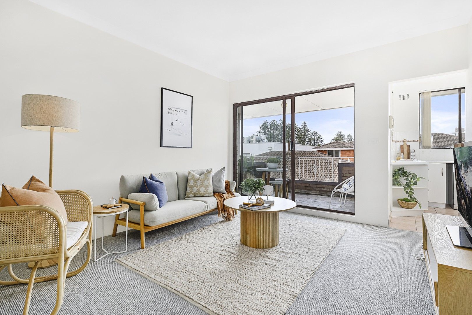 2 bedrooms Apartment / Unit / Flat in 17/119-123 Oaks Avenue DEE WHY NSW, 2099