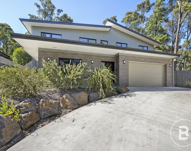 37 Darriwell Drive, Mount Helen VIC 3350