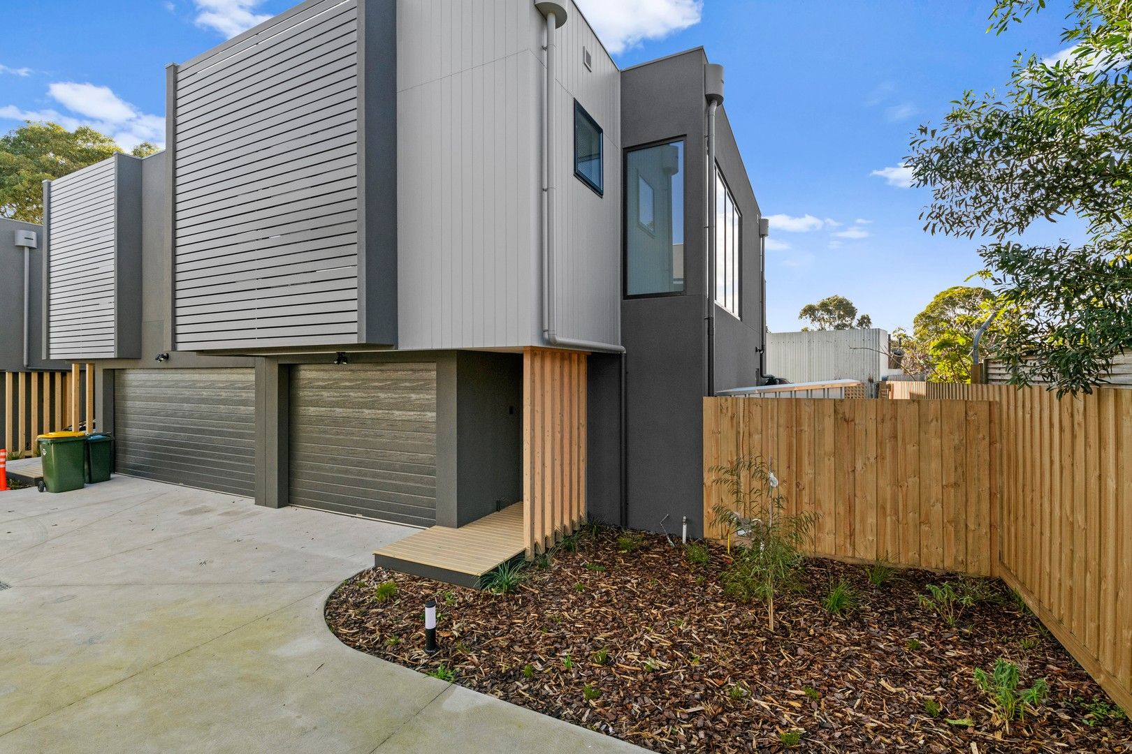 2 bedrooms Apartment / Unit / Flat in 4/60 Mcmahons Rd FRANKSTON VIC, 3199