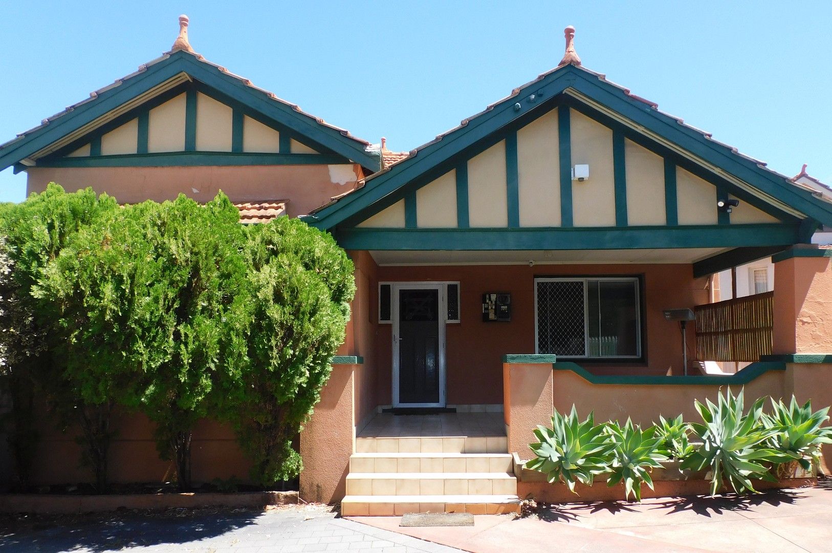 2 bedrooms House in 93 Walcott Street MOUNT LAWLEY WA, 6050