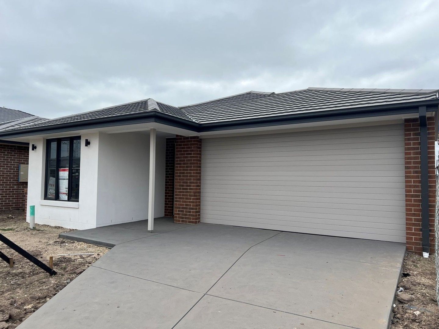 4 bedrooms House in 14 Handsome Avenue CLYDE NORTH VIC, 3978
