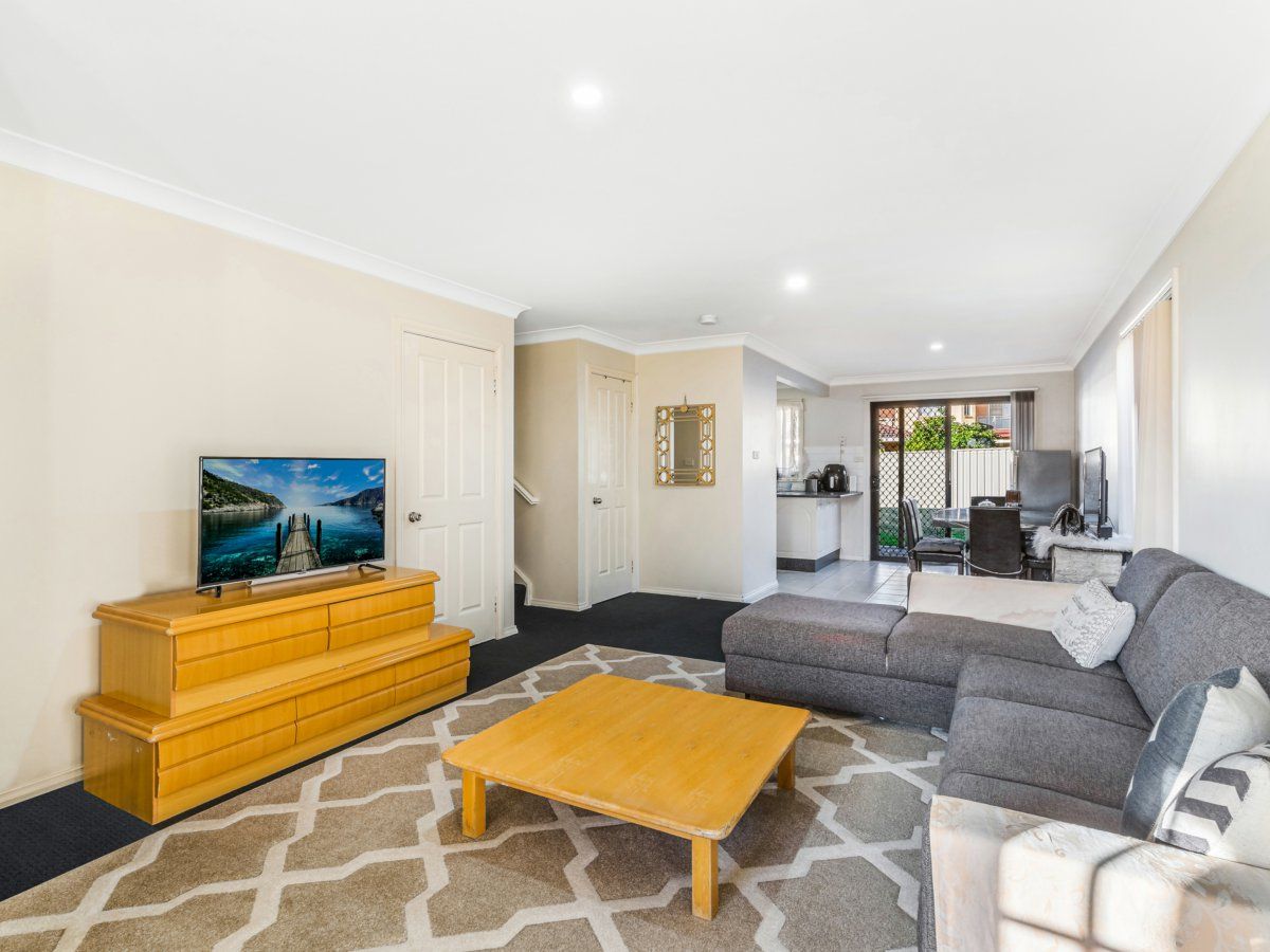 6 Dorre Place, Green Valley NSW 2168, Image 1