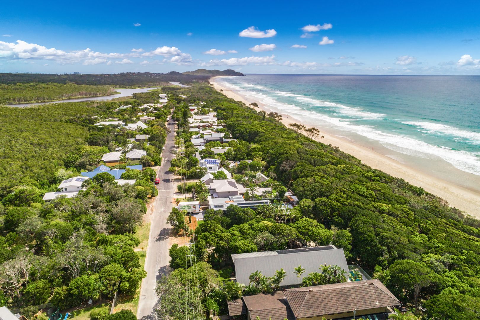 Suffolk Park NSW 2481 4 beds house for Rent, Book Your Holiday Now