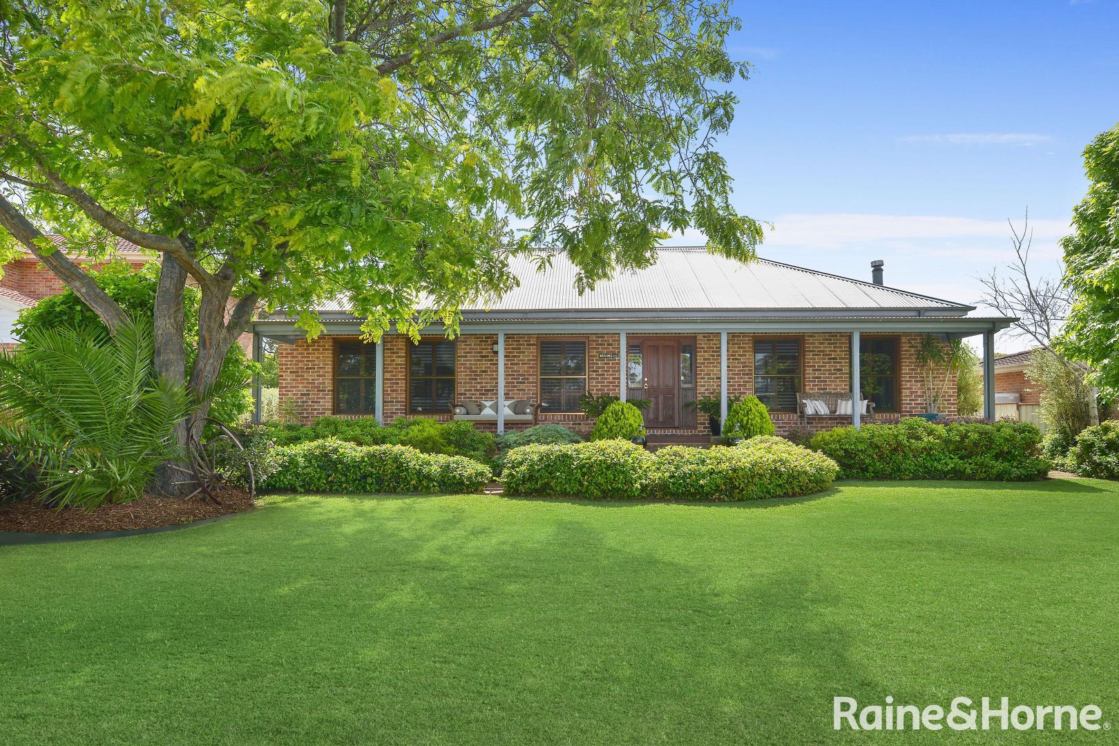 2 Gray Close, Shoalhaven Heads Property History & Address Research