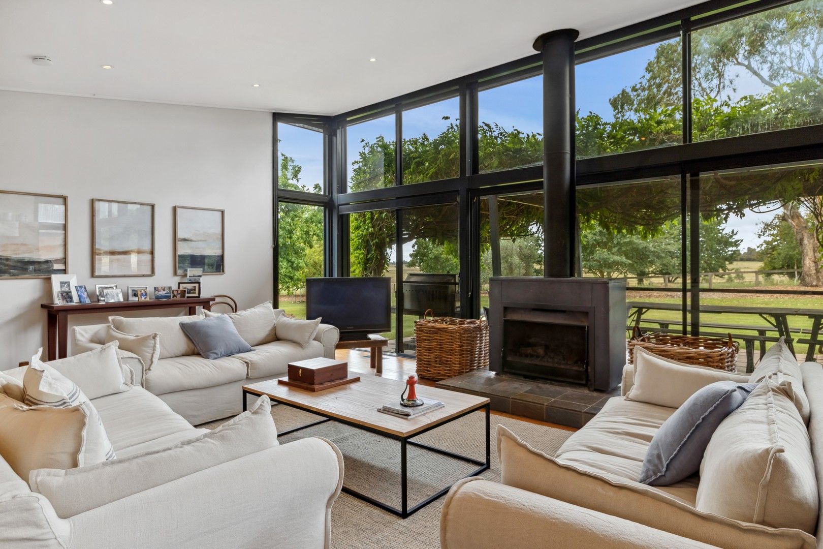 5 bedrooms Rural in 29 Showground Lane MILLTHORPE NSW, 2798