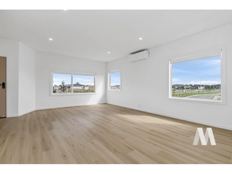 18 Tasman Boulevard, Donnybrook VIC 3064