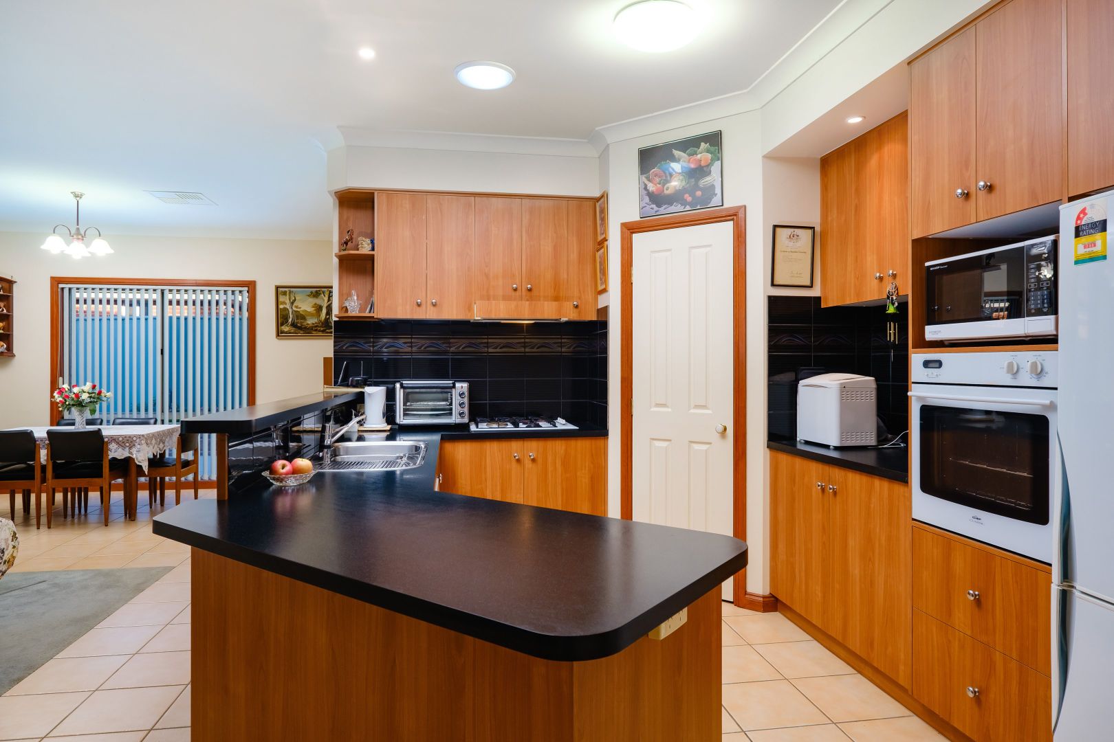 10 McDiarmid Place, Glenroy NSW 2640, Image 2