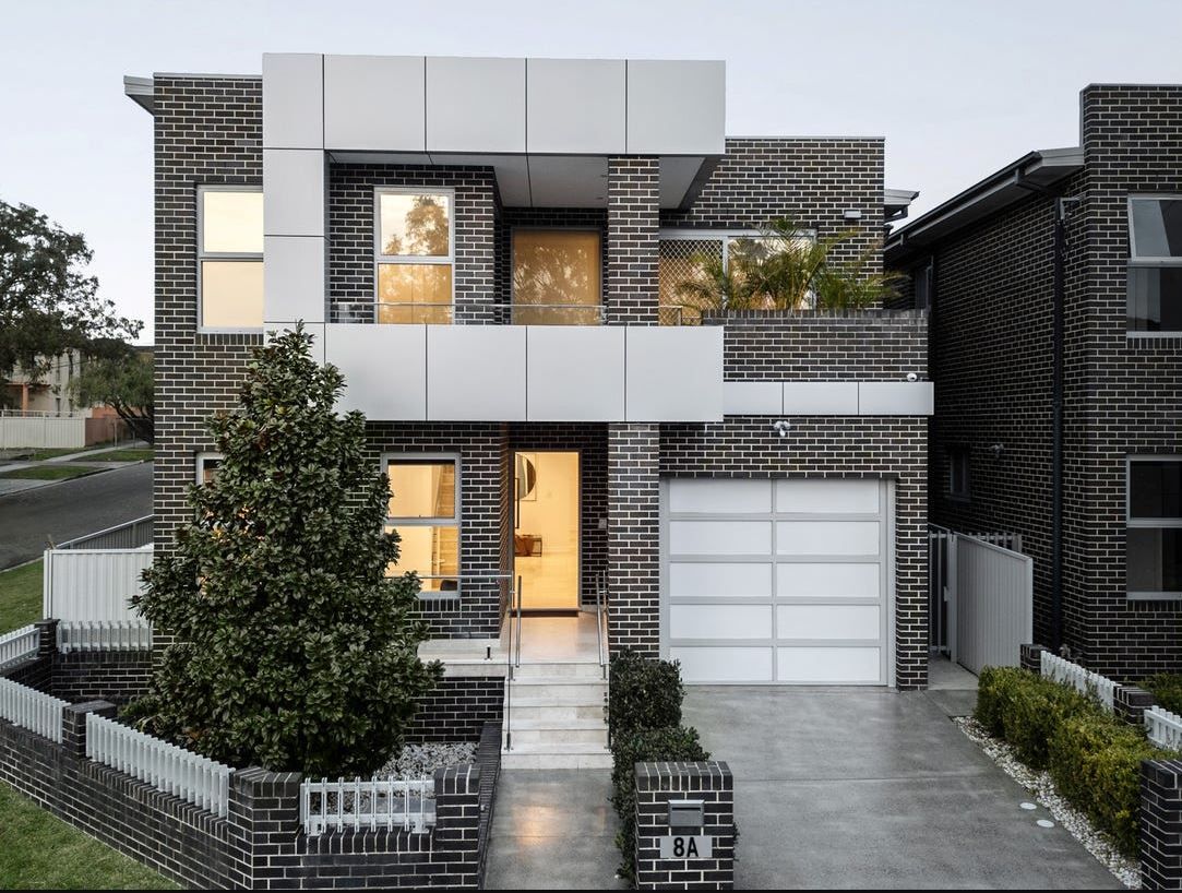 5 bedrooms House in 8A Salt Pan Road PEAKHURST NSW, 2210