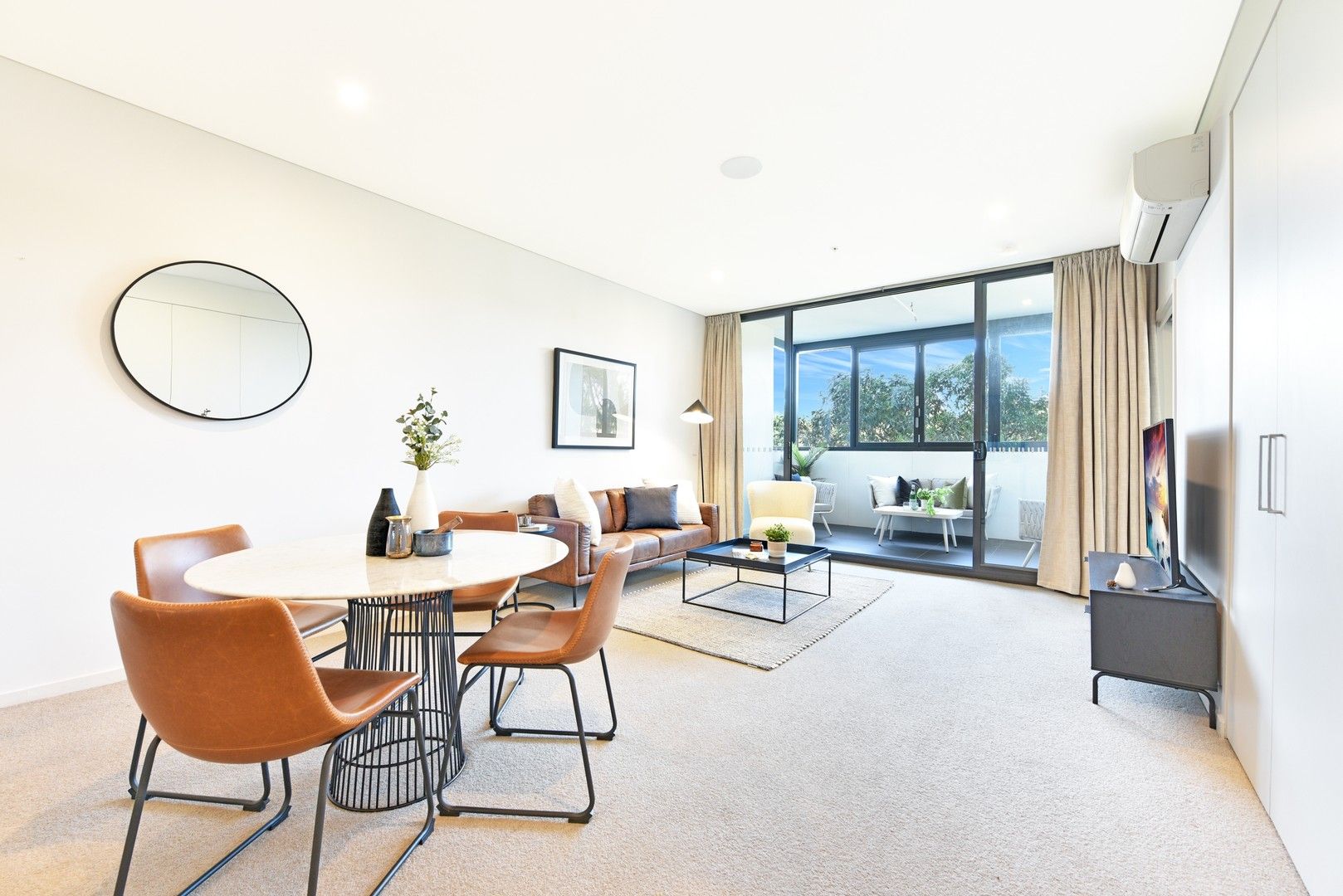 2 bedrooms Apartment / Unit / Flat in 8092/5 Bennelong Parkway WENTWORTH POINT NSW, 2127