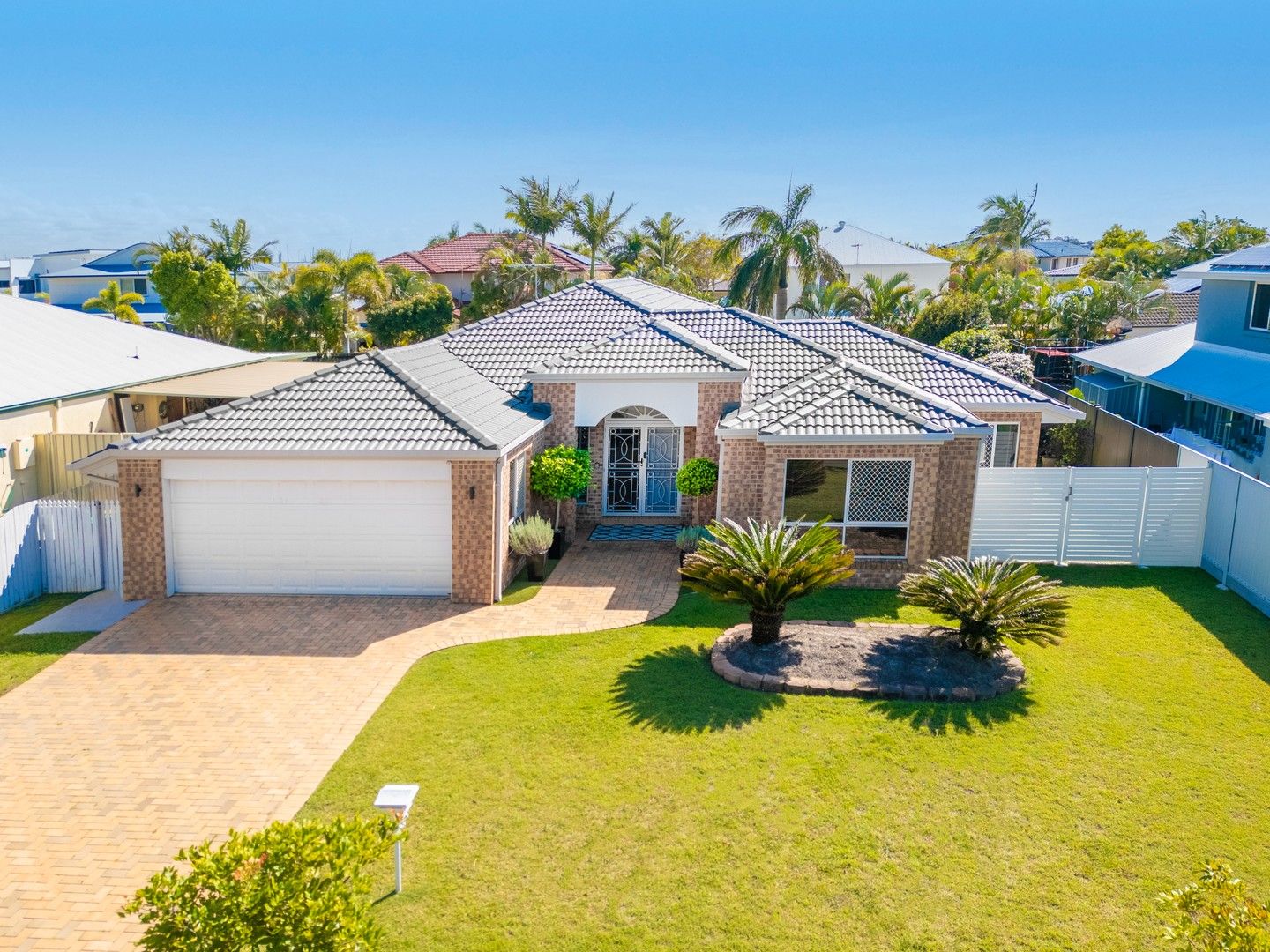 4 bedrooms House in 6 Palmer Court NEWPORT QLD, 4020