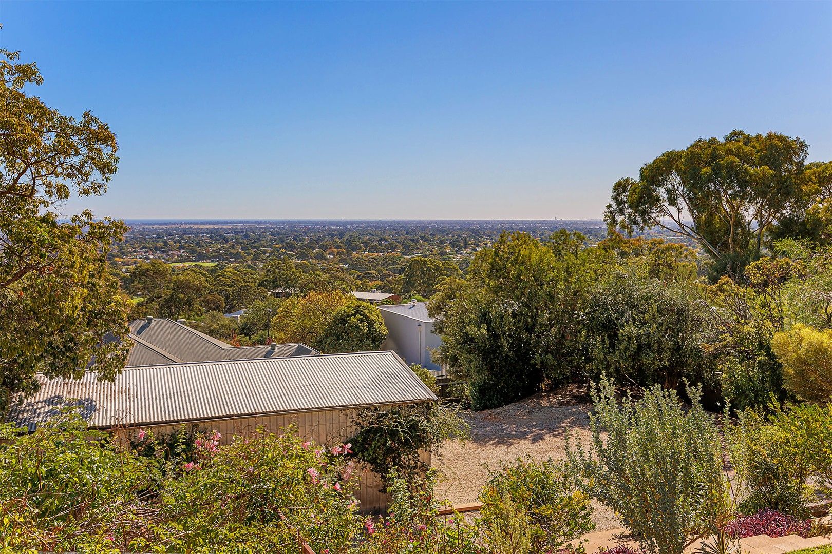3 bedrooms House in 18 Seaview Road LYNTON SA, 5062