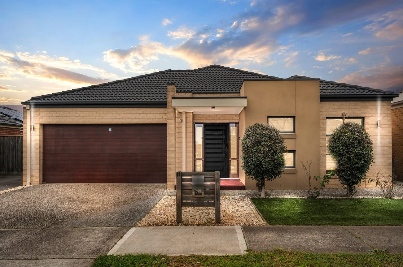 11 Scarlet Dr, Greenvale VIC 3059