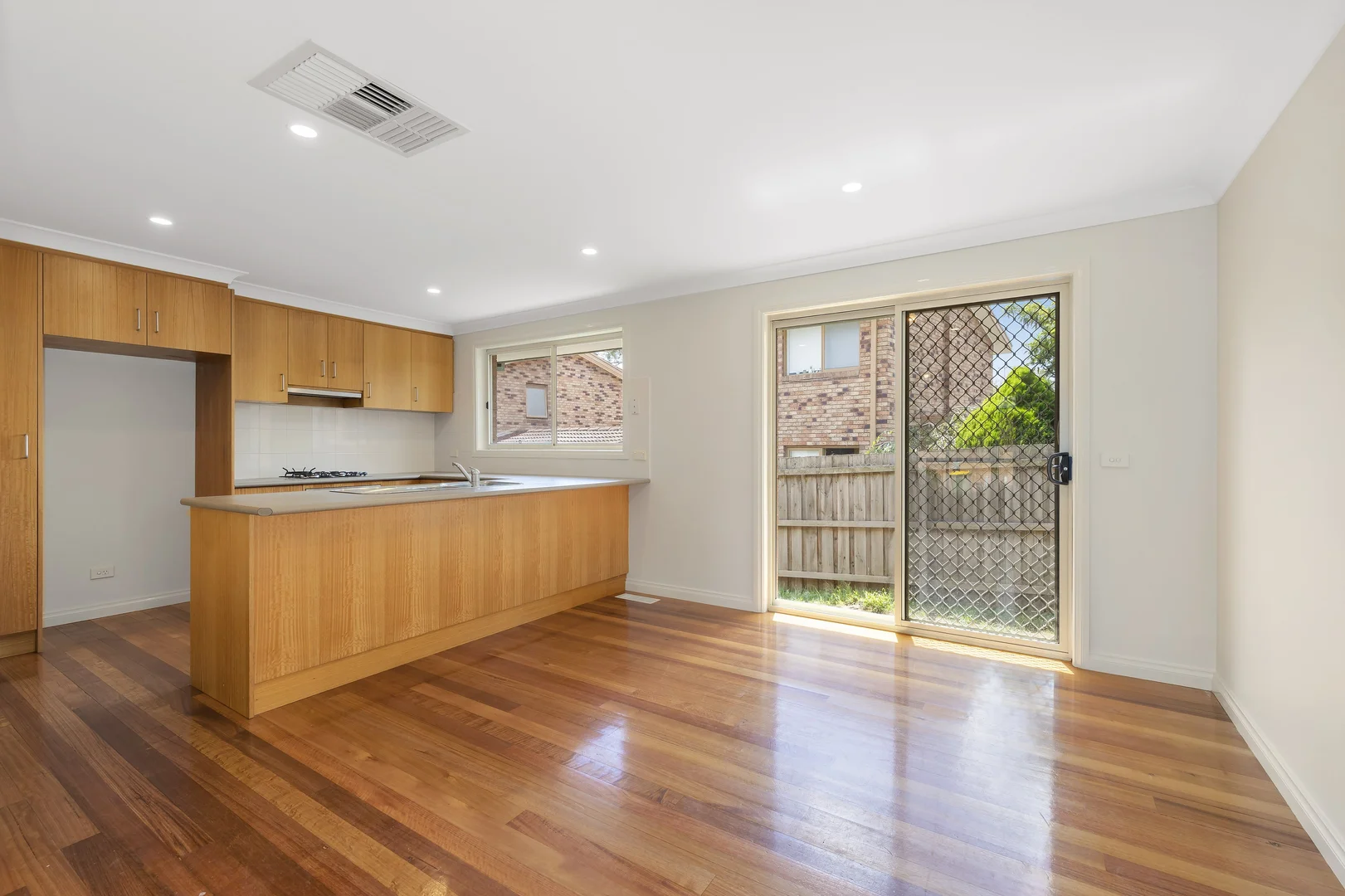 Additional image 2 of 5/82 Strathallan Road, Macleod VIC 3085