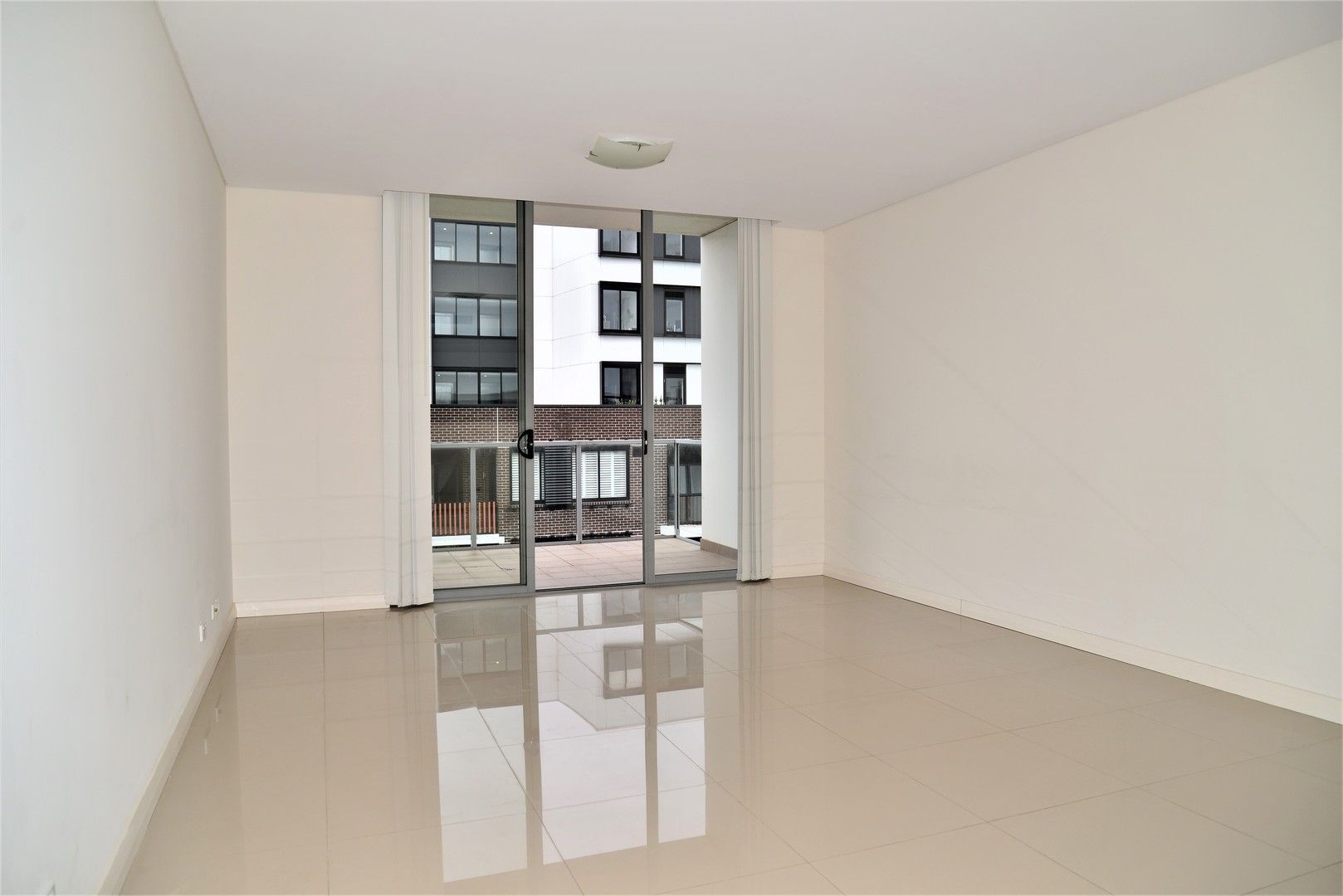 2 bedrooms Apartment / Unit / Flat in L6/42 Pemberton Street BOTANY NSW, 2019