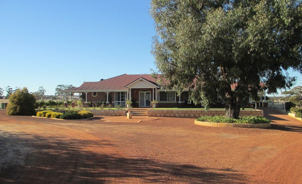 166 Brookton Highway, Brookton WA 6306