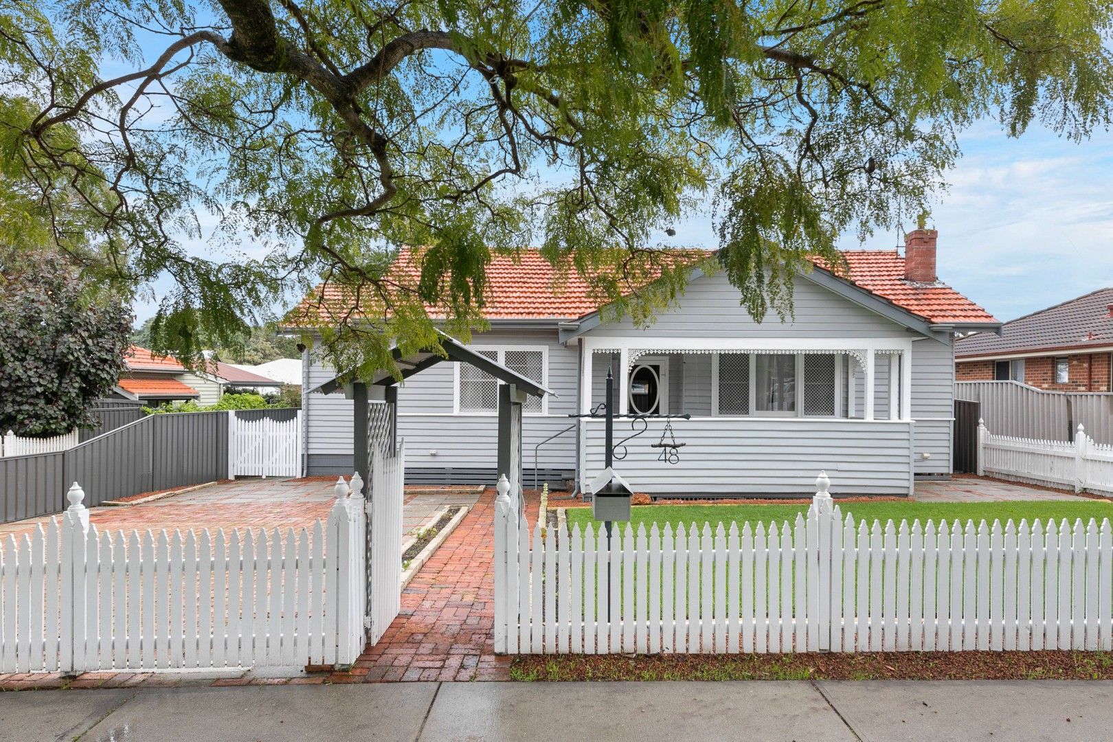 4 bedrooms House in 1/48 Nicholas Crescent HILTON WA, 6163