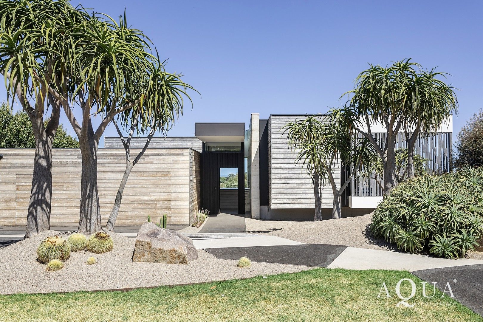 4 bedrooms House in 5 Edgar Place MOUNT ELIZA VIC, 3930