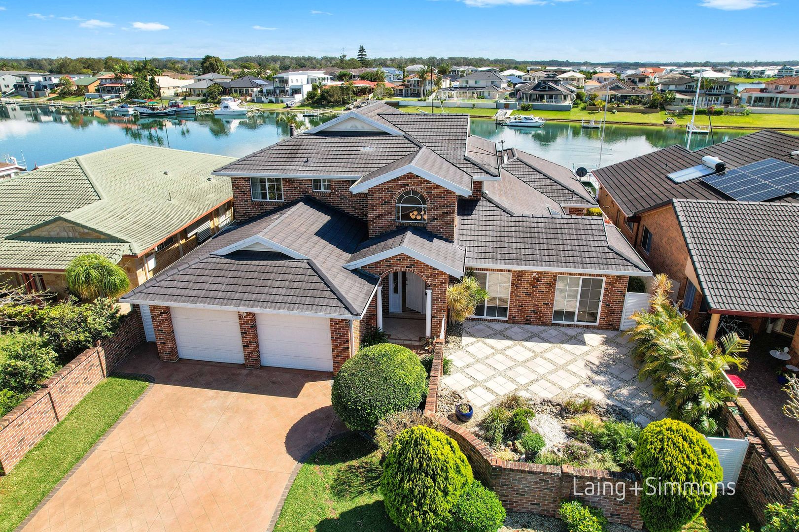 54 Commodore Crescent, Port Macquarie Property History & Address