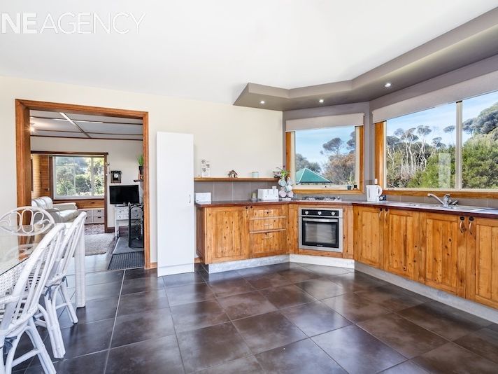 2 Larooma Road, Hawley Beach TAS 7307, Image 2