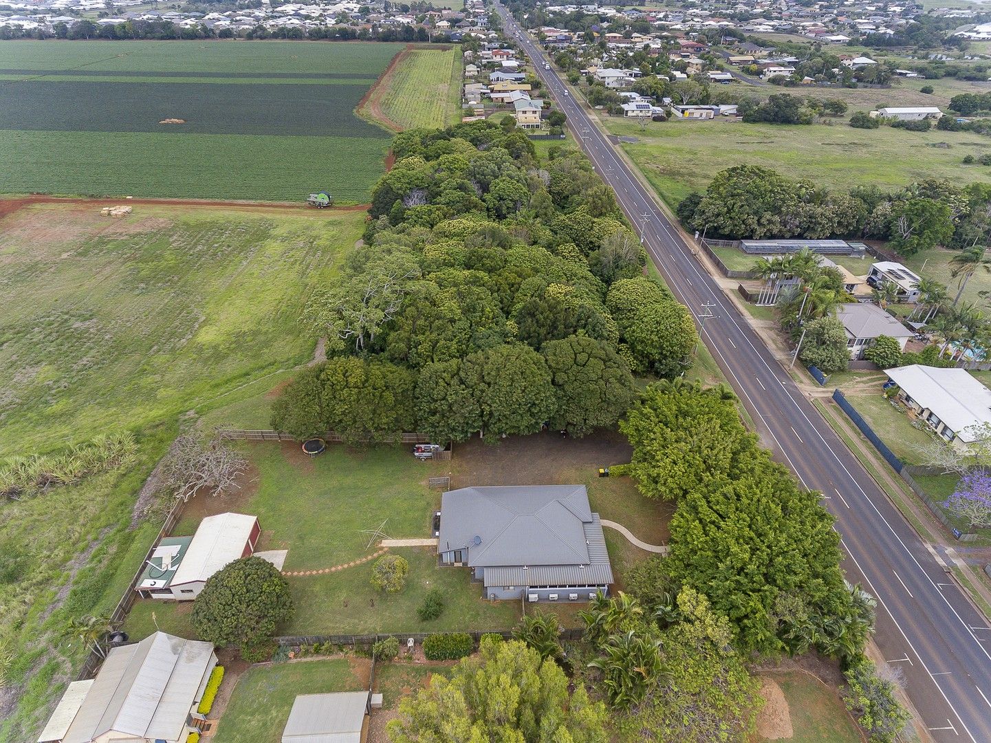 3 bedrooms House in 304 Bargara Road KALKIE QLD, 4670