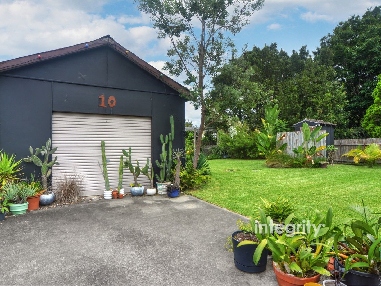 10 Lynburn Avenue, Bomaderry NSW 2541, Image 0