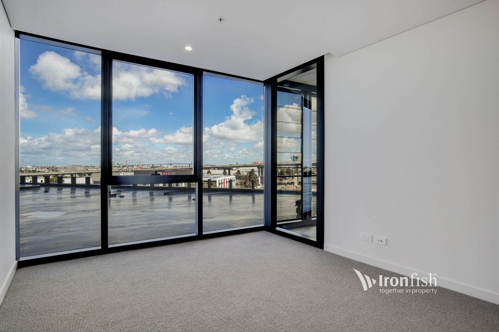1 bedrooms Apartment / Unit / Flat in 806/103 South Wharf Drive DOCKLANDS VIC, 3008