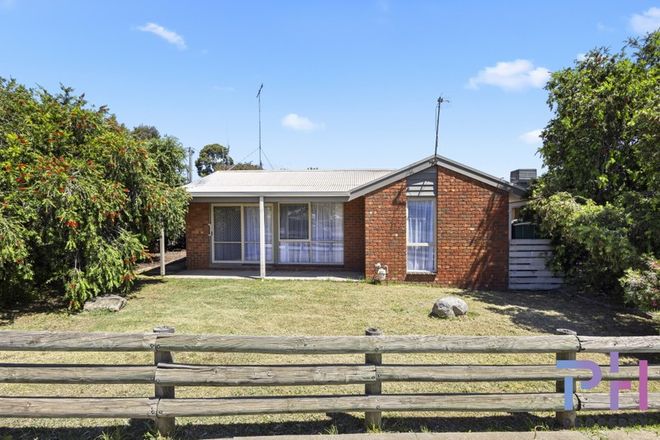 Picture of 1/100 Edwards Road, KENNINGTON VIC 3550