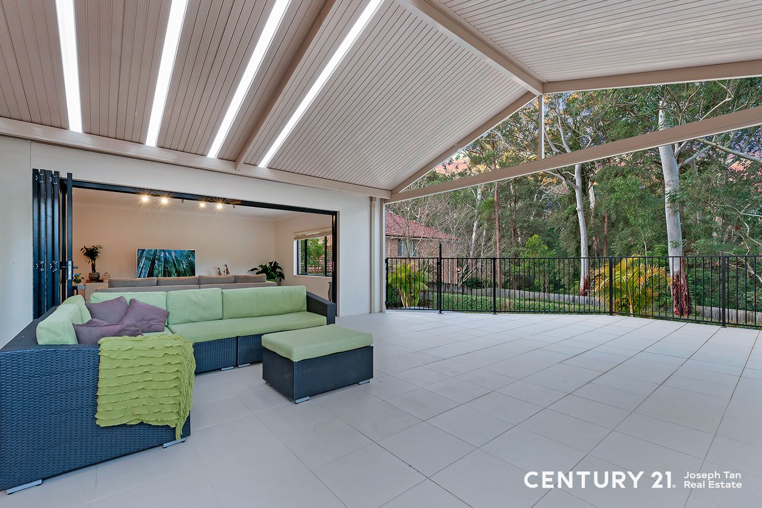 21 Colbarra Place, West Pennant Hills NSW 2125, Image 2