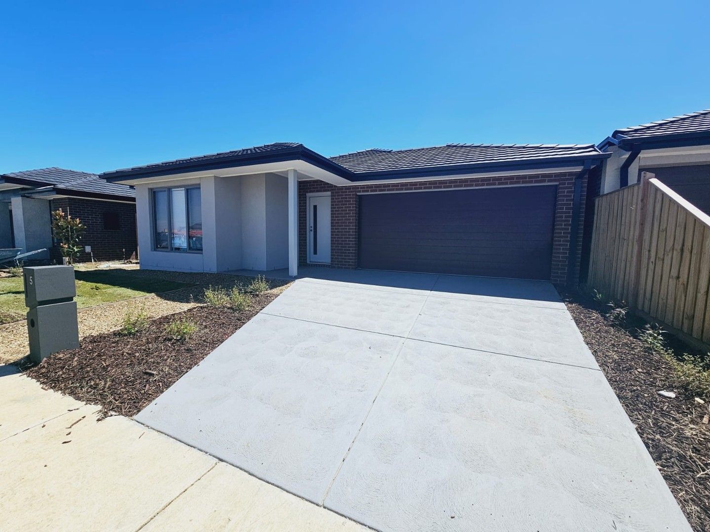 4 bedrooms House in 5 Gellibrand Road WINTER VALLEY VIC, 3358