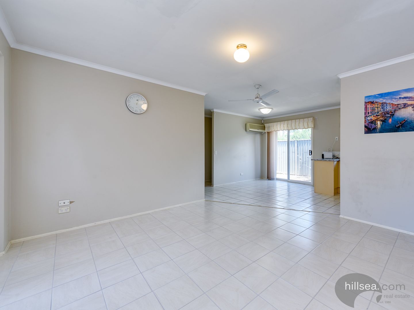 2/97 Olsen Avenue, Labrador QLD 4215, Image 2