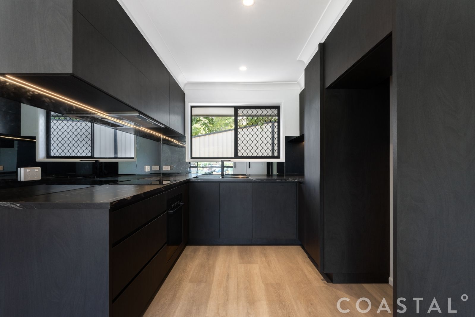 2 bedrooms Duplex in 1/4 Heffernan Crescent SOUTHPORT QLD, 4215