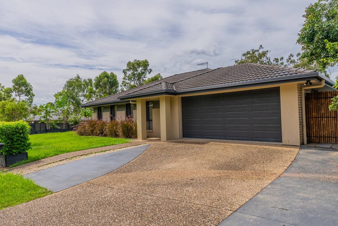 Picture of 6 Burns Circuit, AUGUSTINE HEIGHTS QLD 4300
