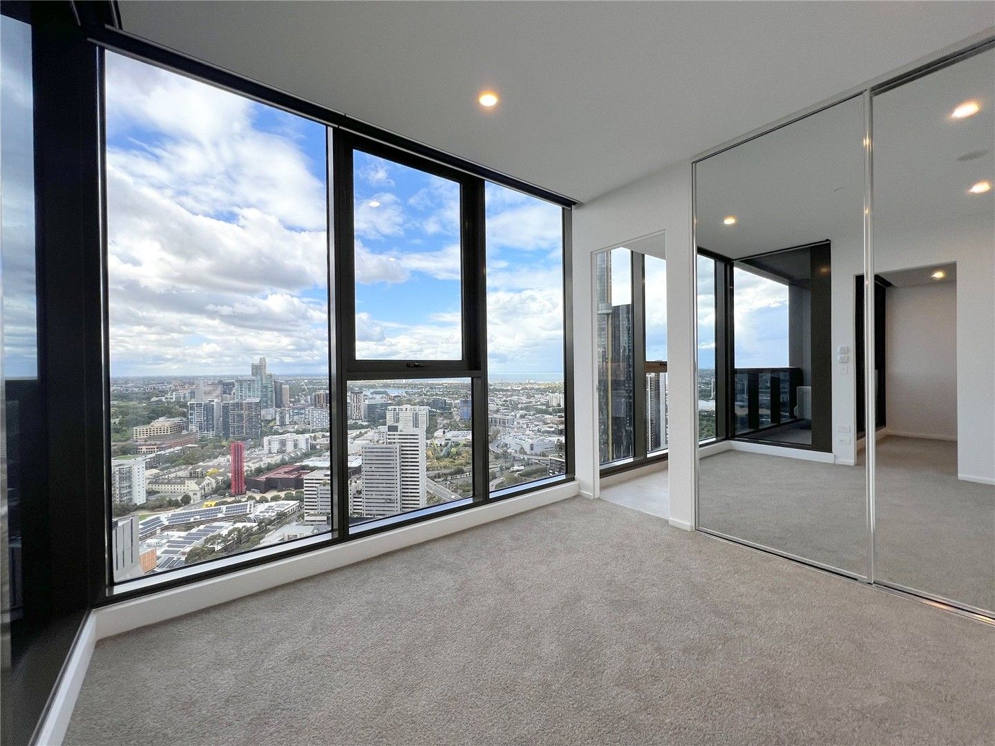 2 bedrooms Apartment / Unit / Flat in 3804/81 City Road SOUTHBANK VIC, 3006