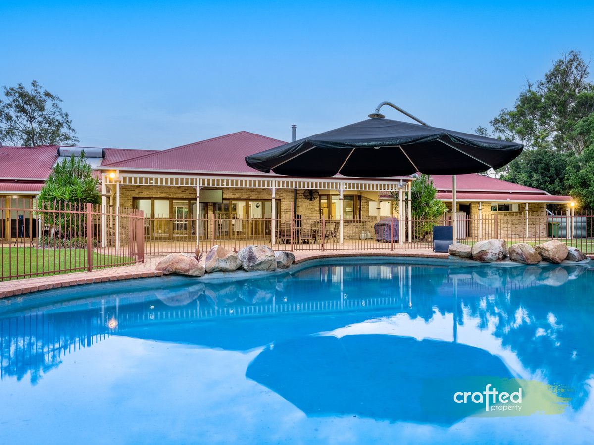 8 bedrooms House in 2 Dandaraga Court CHAMBERS FLAT QLD, 4133