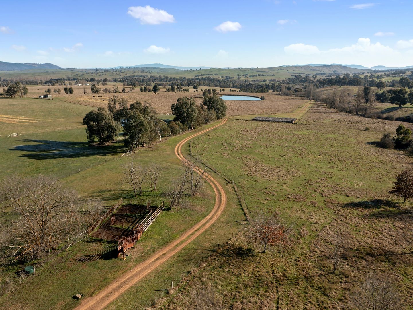 927 Chapel Hill Road, Boorolite VIC 3723, Image 2