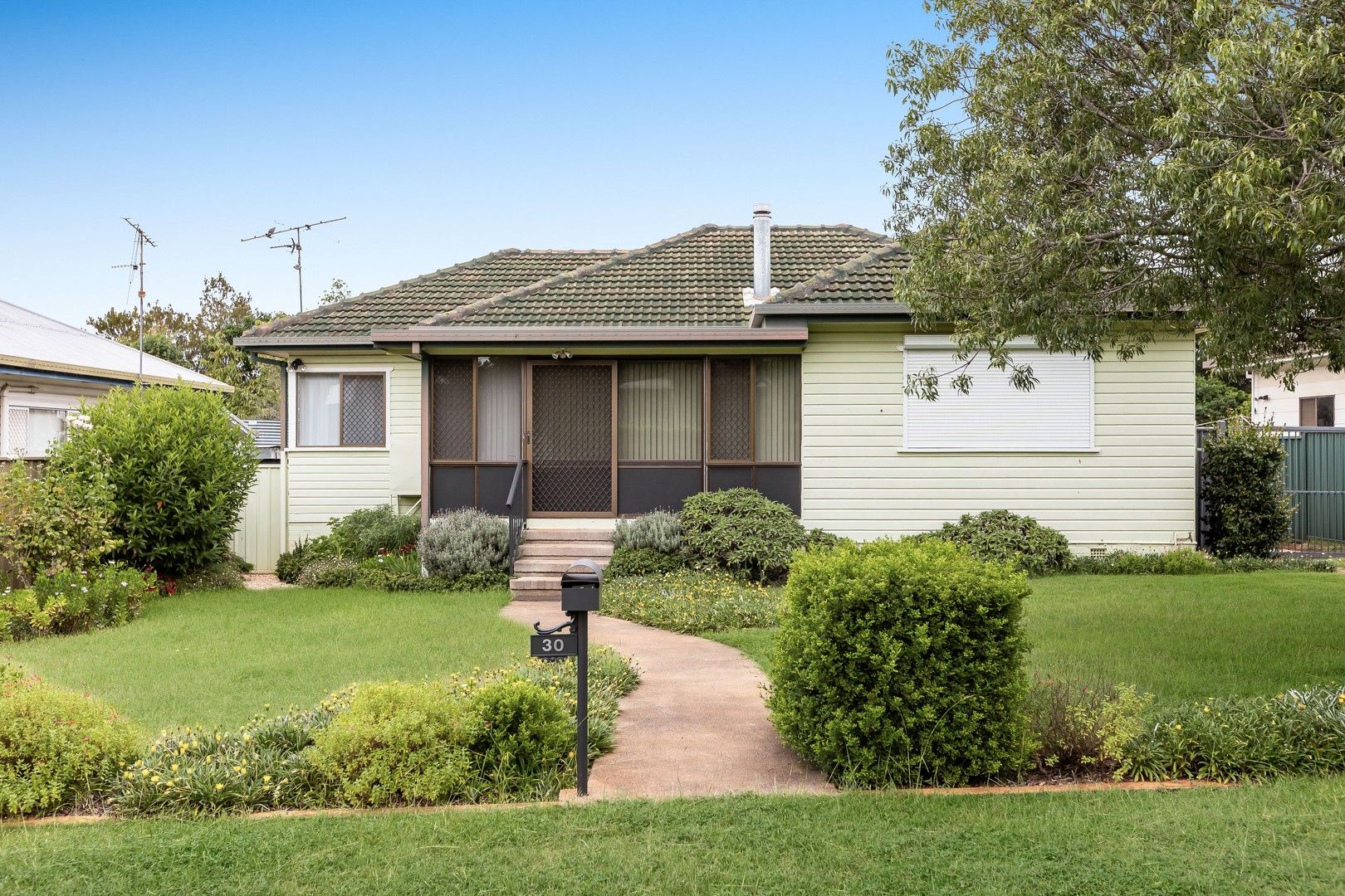 3 bedrooms House in 30 Lloyd Street HARRISTOWN QLD, 4350