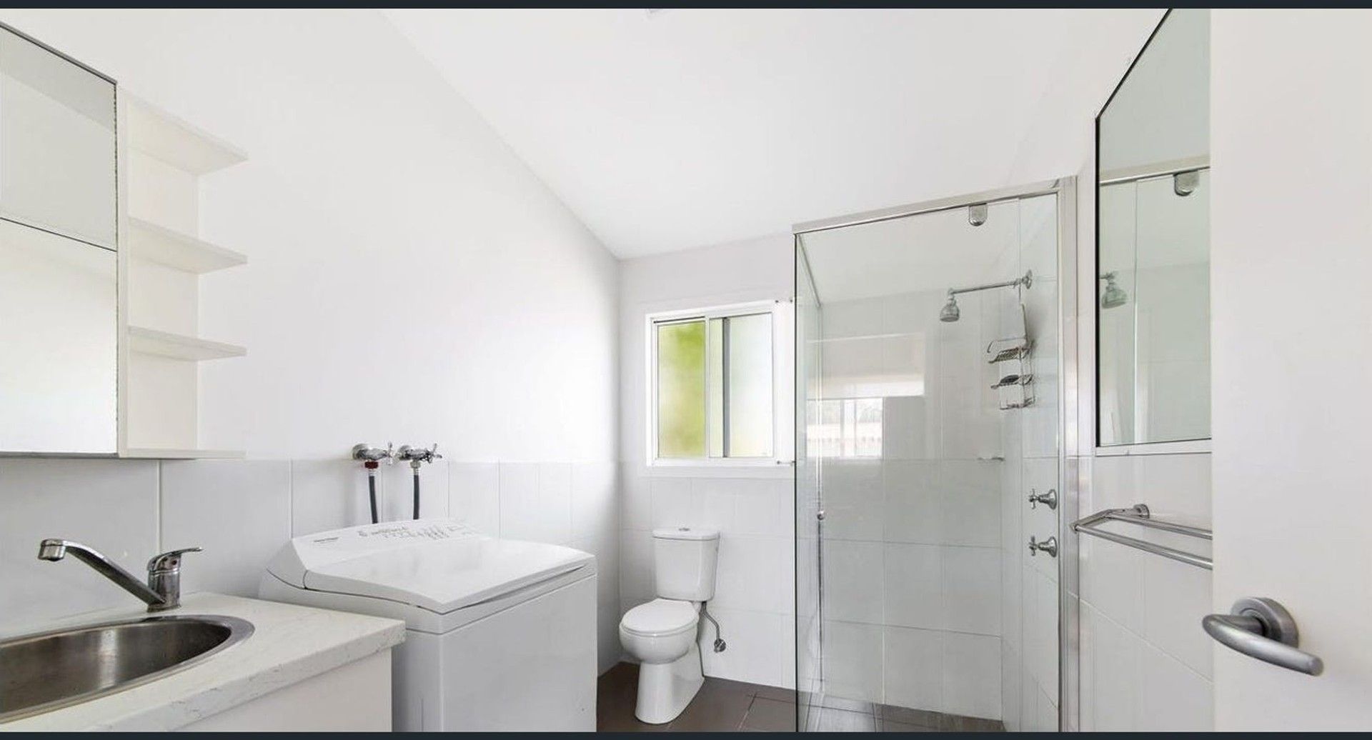 1 bedrooms House in 9A Collareen Street ETTALONG BEACH NSW, 2257