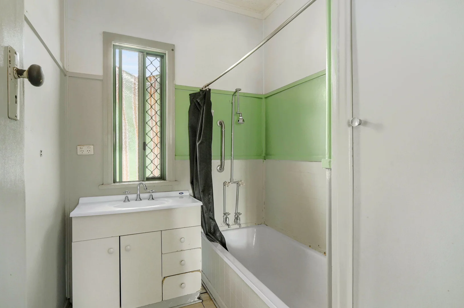 Additional image 7 of 11 Fanny Street, Newtown QLD 4350