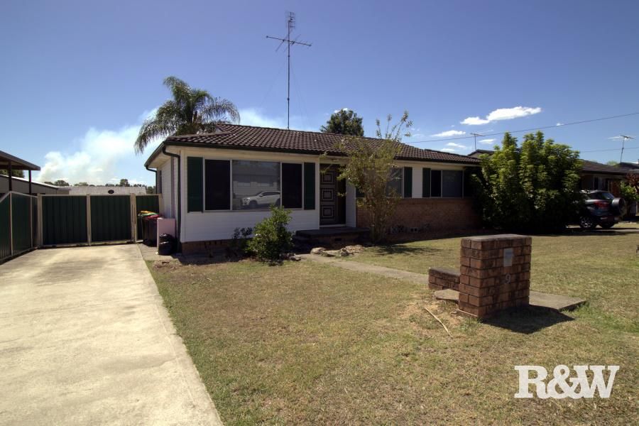 9 Onslow Street, St Clair NSW 2759 House For Rent 580 Domain