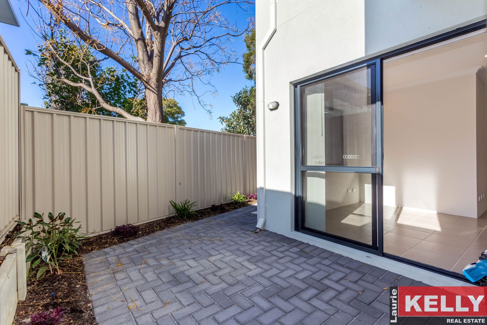 4/61 Kennerly Street, Cloverdale WA 6105, Image 2